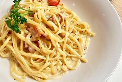 LINGUINE ALLA CARBONARA  (Allergens: Lactose, Gluten Wheat, Eggs.)