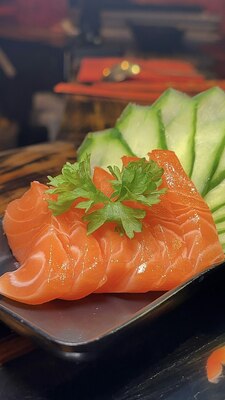 Salmon Sashimi (6)