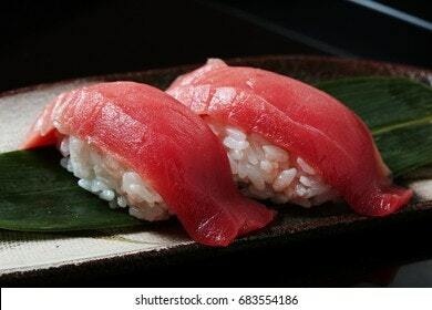 MAGURO – FRESH TUNA/手握寿司 鲜金枪鱼
