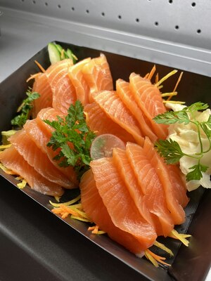 Sashimi Saumon 16pcs(+1 portion de riz)