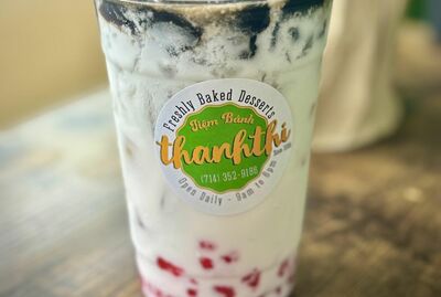 Sương Sáo  Hạt Lựu / Grass Jelly & “Pomegranate Seeds” Drink