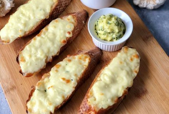 Cheesy 4pcs Garlic Bread