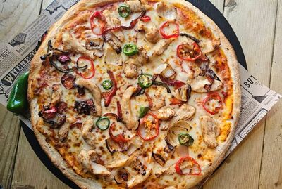 12'' Chicken Salt & Pepper Pizza 🧂🌶️ 🍕