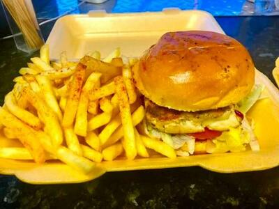 Halloumi Burger & Chips