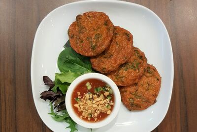 FISH CAKE (4 PCS)