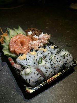 Sashimi Combo 16 Pieces