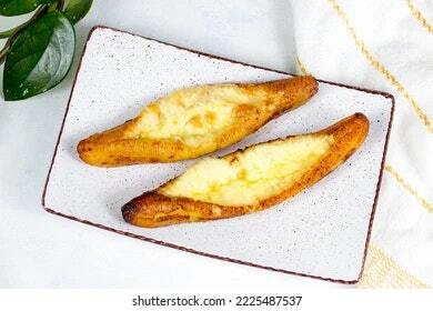 Plátano Maduro Frito con Queso Fundido