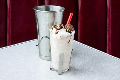 Ferrero Rocher Milkshake - Deluxe