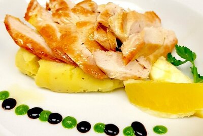 POLLO AL LIMONE (Allergens: Lactose, Sulphur Dioxide)