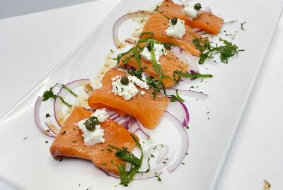 Smoke salmon with truffle oil
