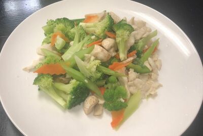 D1. 蒸杂菜鸡 Steamed Chicken with Mixed Vegetables