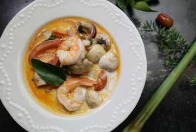 TOM KHA / Large