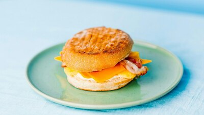 Egg bun cheddar bacon