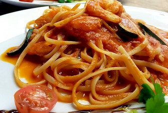 Linguine Gamberoni e Zucchine (Allergens: Lactose, Gluten Wheat, Crustaceans, Sulphur Dioxide)