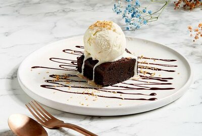 C6.   The Heavenly Brownie With Vanilla Ice Cream