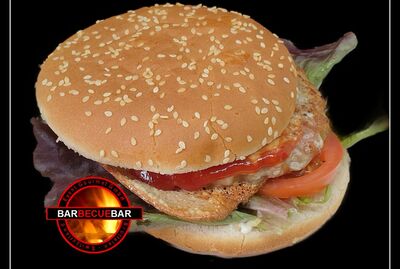 Veganer Burger mit Grillstreifen, auf Basis von Soja- und Weizenprotein. (Schweiz)