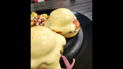 SMOKED SALMON BENNY