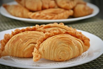 CURRY PUFFS