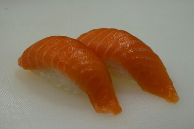 84. Nigiri Salmón