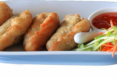 CURRY PUFFS ( 4 PIECES )