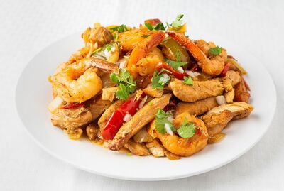 FAJITAS DE POLLO CON CAMARONES (Bowls/Container)