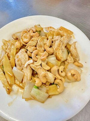 Chicken with Cashew Nuts
