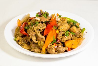 GUINEITOS CON MOLLEJITAS DE POLLO (Bowls/Container)
