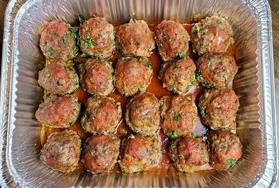 Keftedes me Saltsa (Meat Balls in tomato sauce)