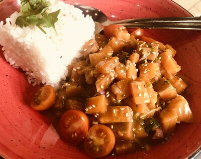 70 Poke Thai de salmón