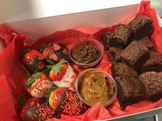 Small Strawberry & Brownie Box
