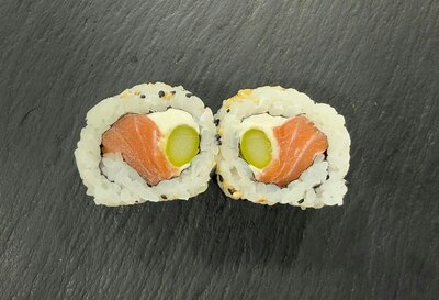 Salmon Philadelphia & Asparagus Roll