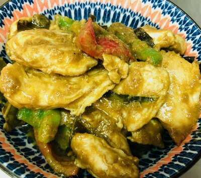 22 Pad Gaeng Wan Gai