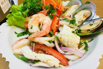 SEAFOOD SALAD 🌶️