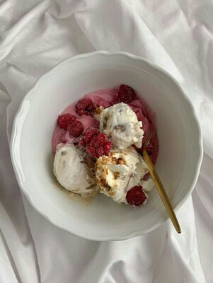 Raspberry Snowball Delight Sundae