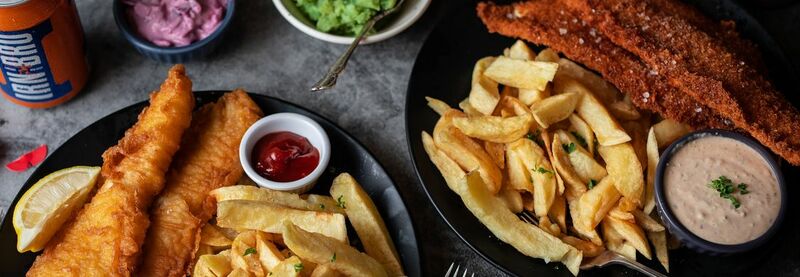 TRADITIONAL FISH AND CHIPS