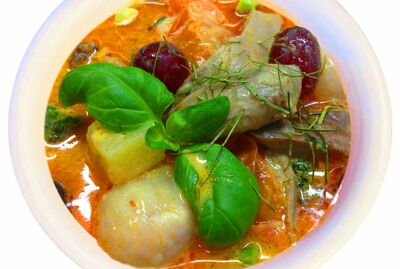 RED CURRY DUCK WITH FRUITS