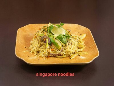 56. Singapore Noodles🌶️🌶️
