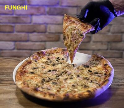 4. Funghi Pizza