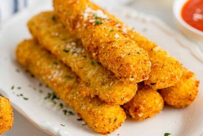 6 Mozzarella Sticks