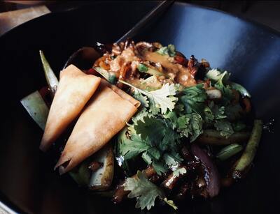 77 Tallarines Udon salteado
