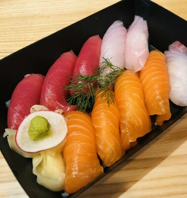 SUSHI ASSORTIMENT 10 pcs