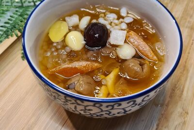 P3.   Peach Gum Eight Treasure Soup