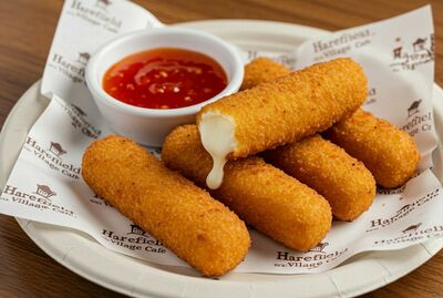 Mozzarella Sticks (6)
