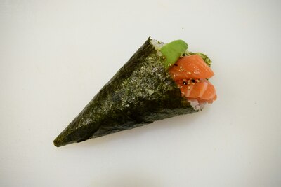 107. Temaki Salmón