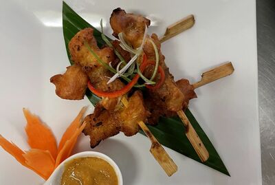 Brochettes de poulet à la sauce satay