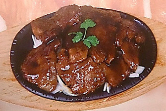 Sizzling Mongolian Lamb 蒙古羊