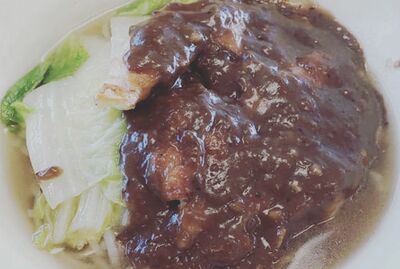 黒椒牛扒湯米線