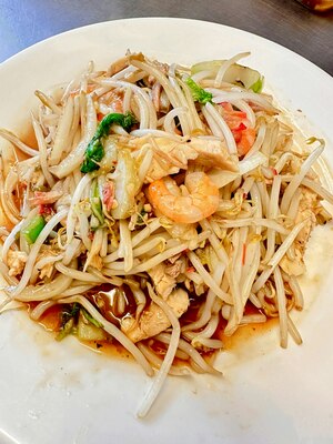 Chinese Shredded Roast Pork, Chicken Shrimp & Mixed Vegetables Chow Mein in Sauce