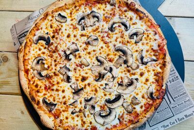 Al Funghi Pizza
