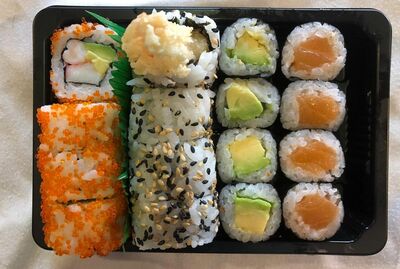 M6 MAKI VARIADO (16 PIEZAS)